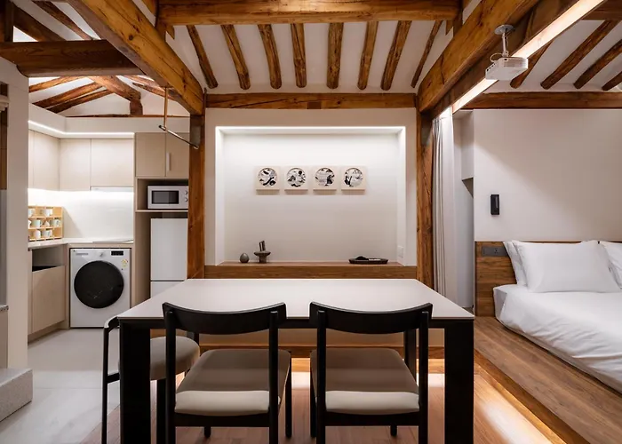 Luxury Hanok The Four Beauties Seochon Villa Seúl