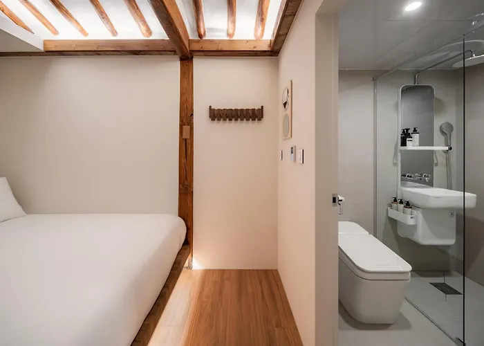 Luxury Hanok The Four Beauties Seochon Villa *